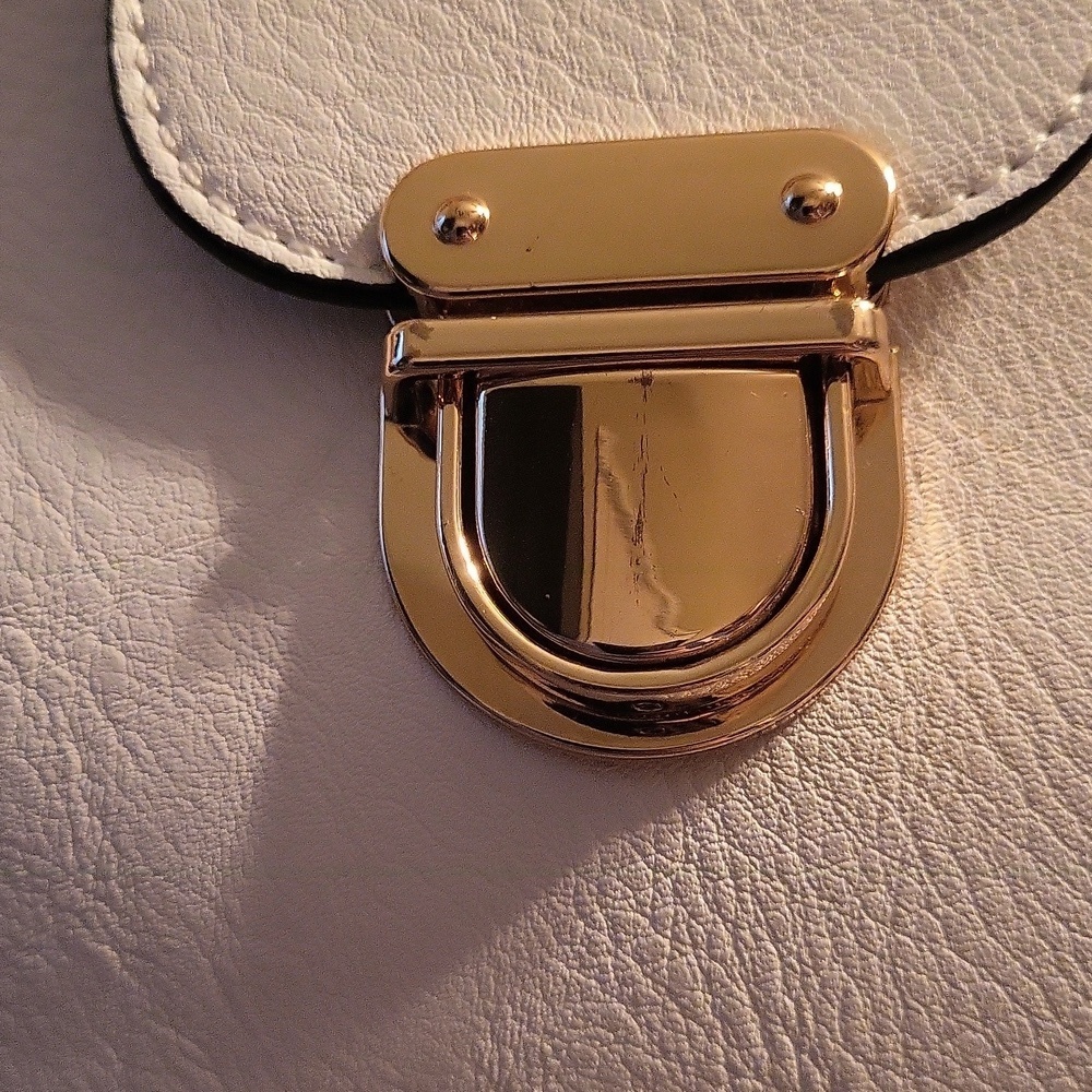 Dasein White Handbag with Adjustable, Detachable Strap & Gold Accents, Like New - Picture 12 of 13